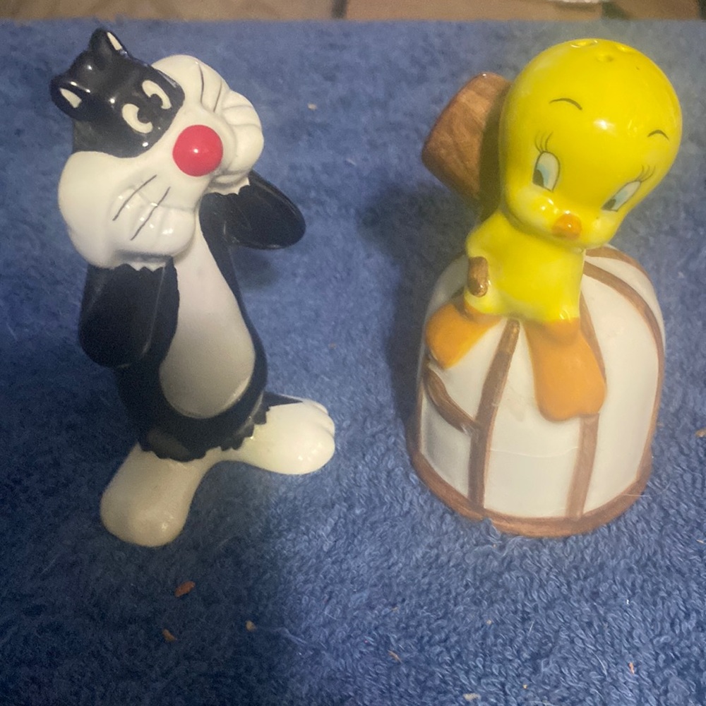 Salt & Pepper Shakers